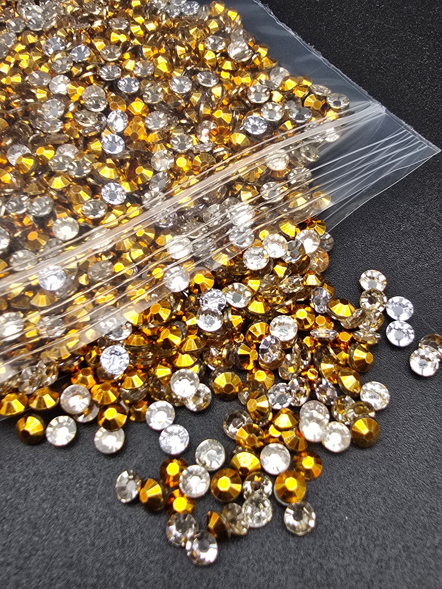 2000 x Resin & Jelly Flat Back Rhinestones 2-6mm Diamante Nail Art Craft Gems UK