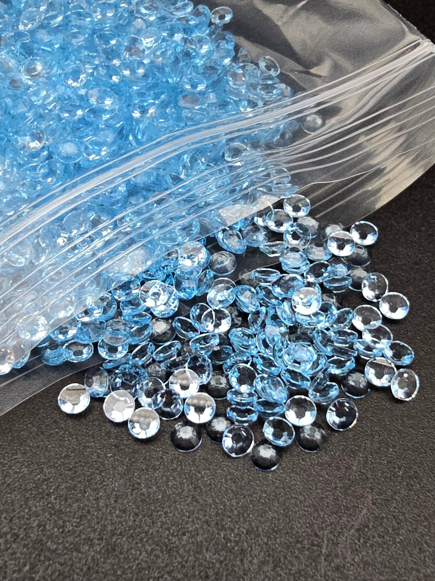 2000 x Resin & Jelly Flat Back Rhinestones 2-6mm Diamante Nail Art Craft Gems UK