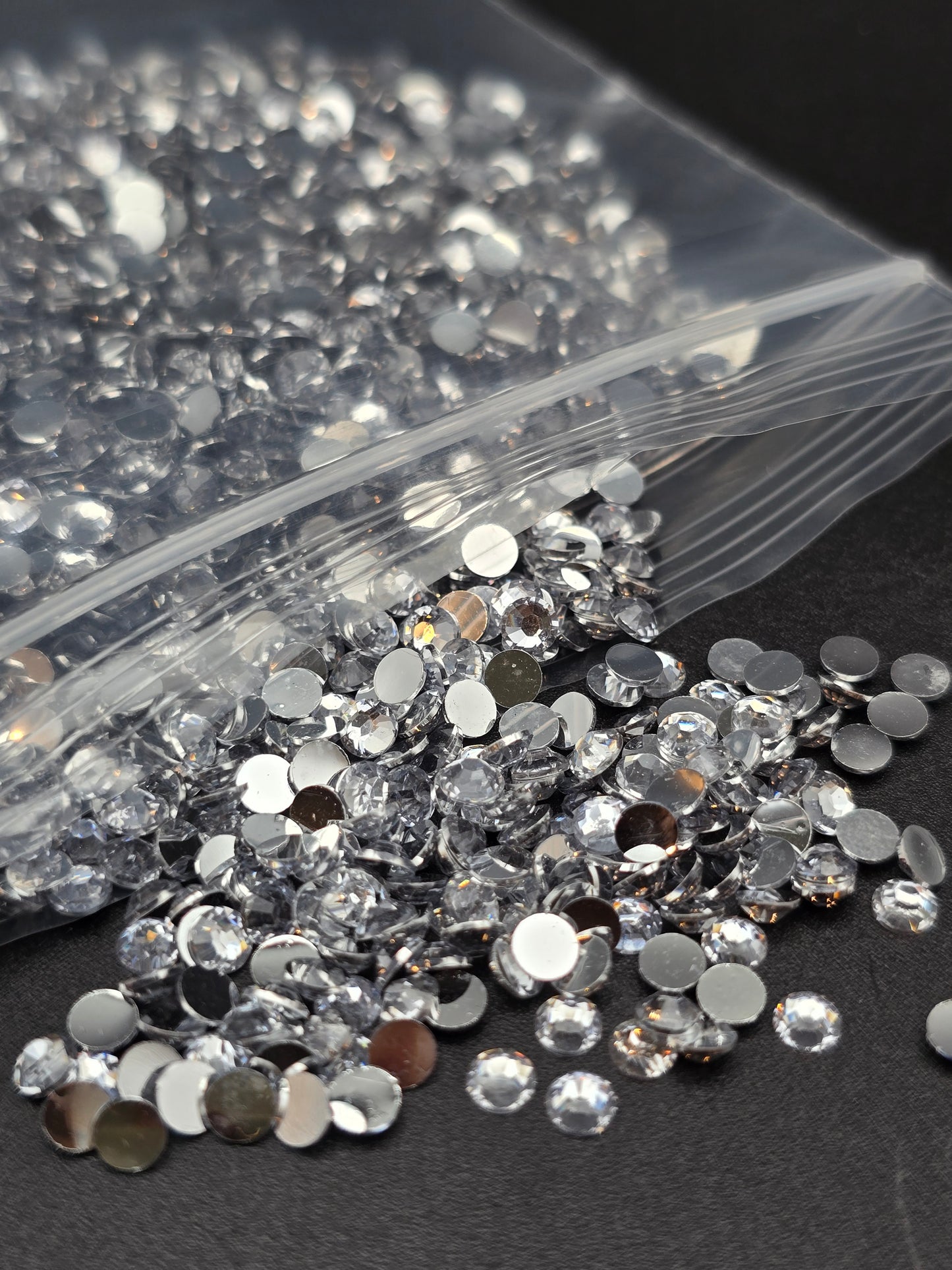 2000 x Resin & Jelly Flat Back Rhinestones 2-6mm Diamante Nail Art Craft Gems UK