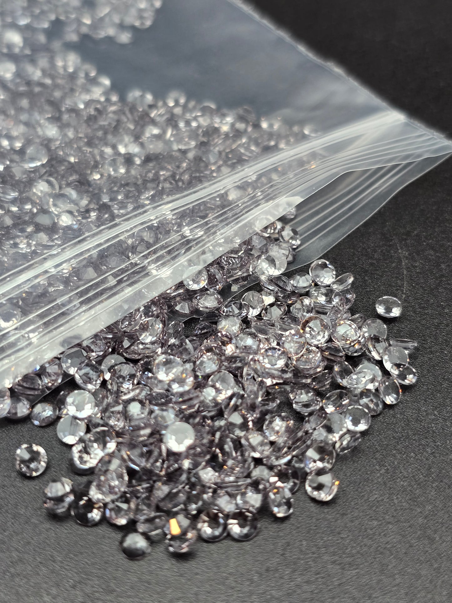 2000 x Resin & Jelly Flat Back Rhinestones 2-6mm Diamante Nail Art Craft Gems UK