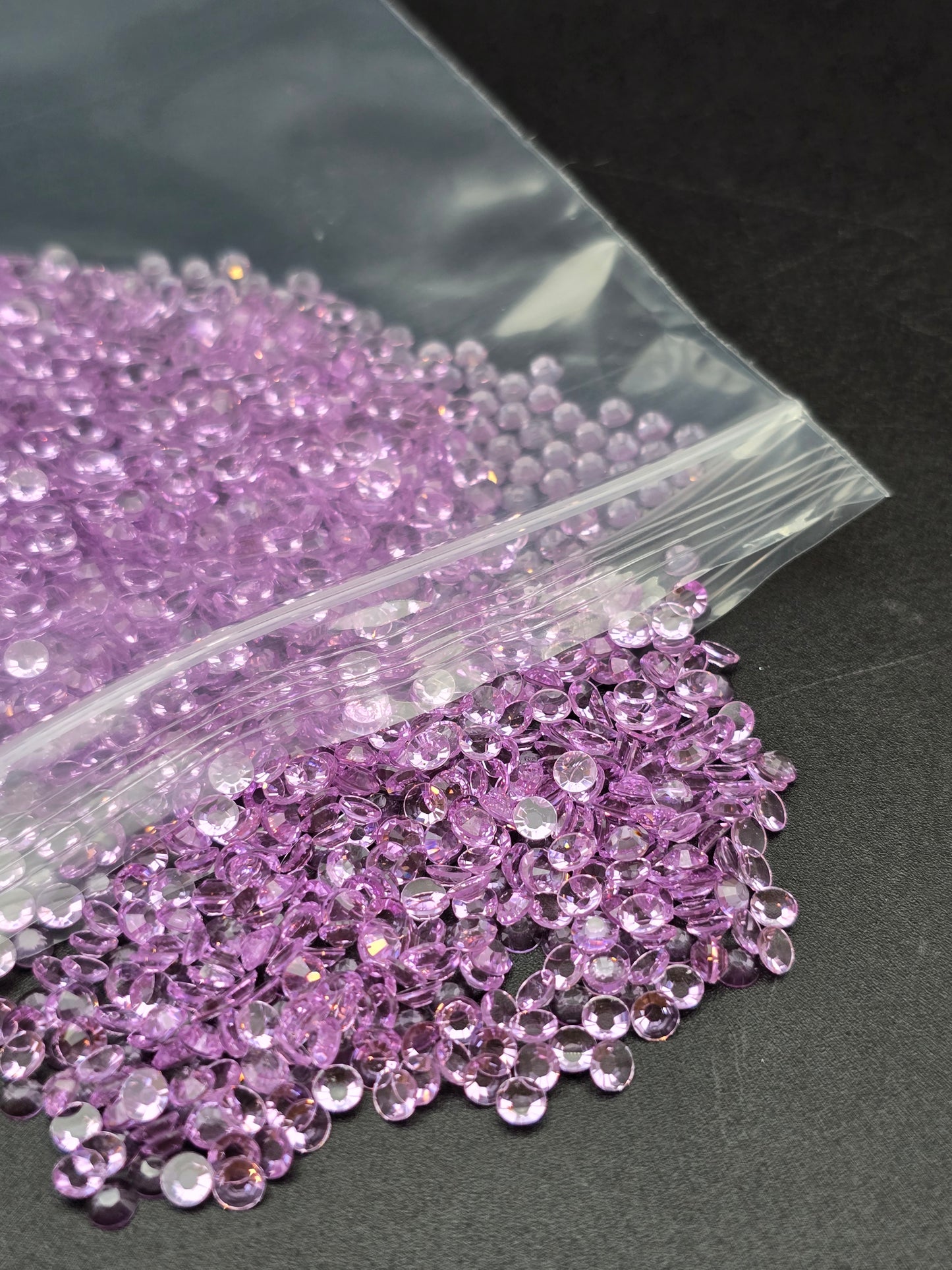 2000 x Resin & Jelly Flat Back Rhinestones 2-6mm Diamante Nail Art Craft Gems UK