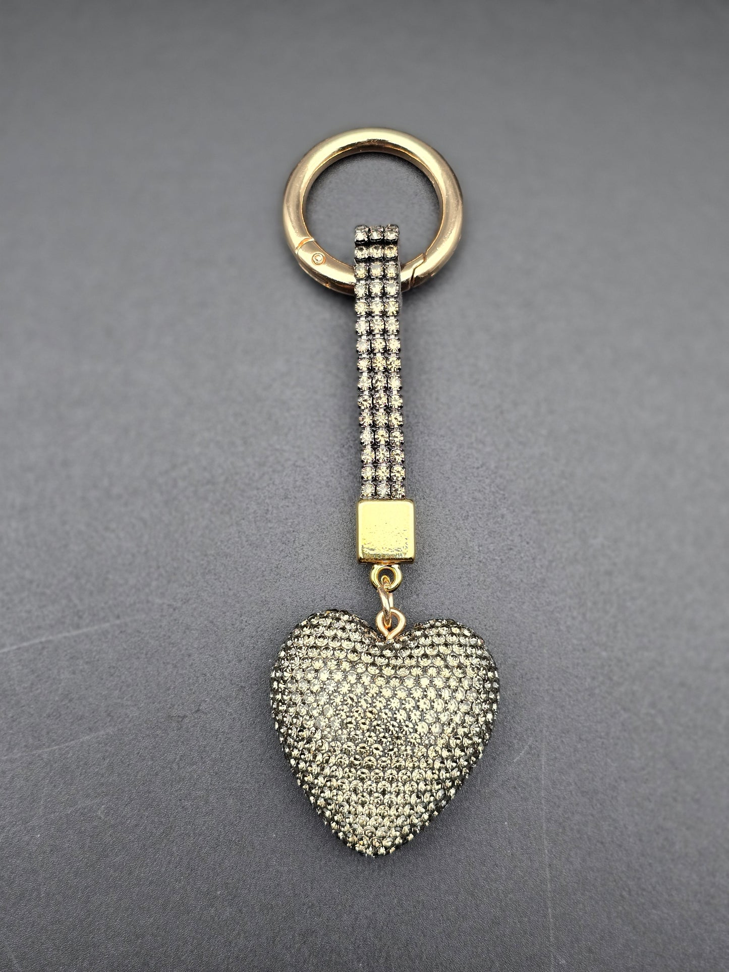 Diamond Heart-Shaped Bling Keyring – Sparkly Crystal Charm in 4 Stunning Colours