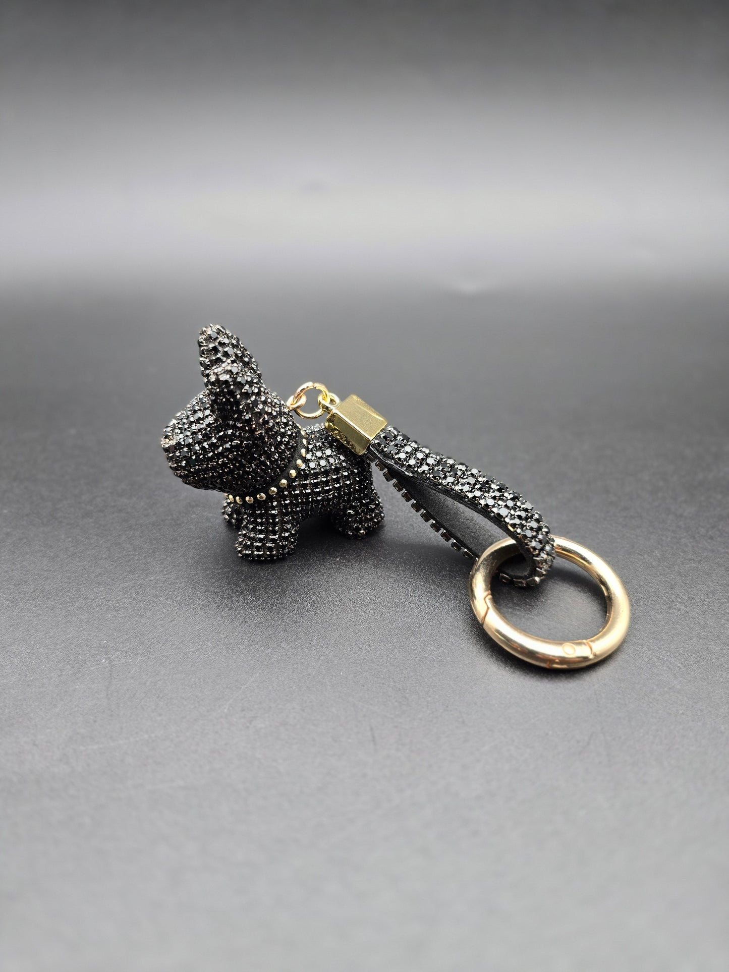 iamond Bulldog Keyring – Bling Crystal Dog Charm for Car Keys, Purse, Handbag, or Backpack – Cute Rhinestone Animal Keychain for Women & Dog Lovers